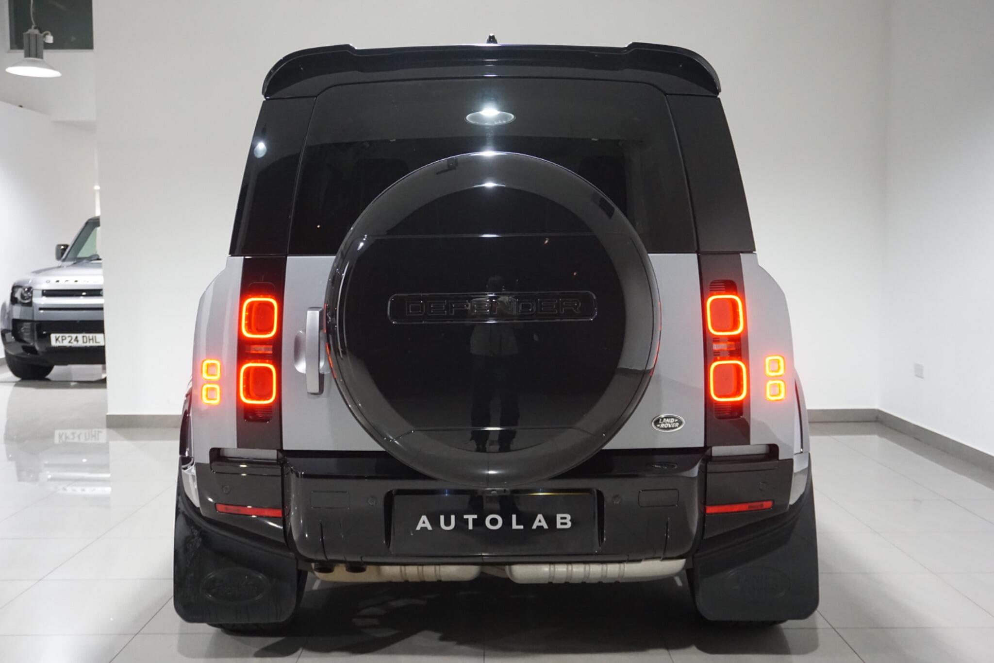 Land Rover Defender 110 3.0 D200 MHEV SE SUV 5dr Diesel Auto 4WD Euro 6 (s/s) (200 ps)
